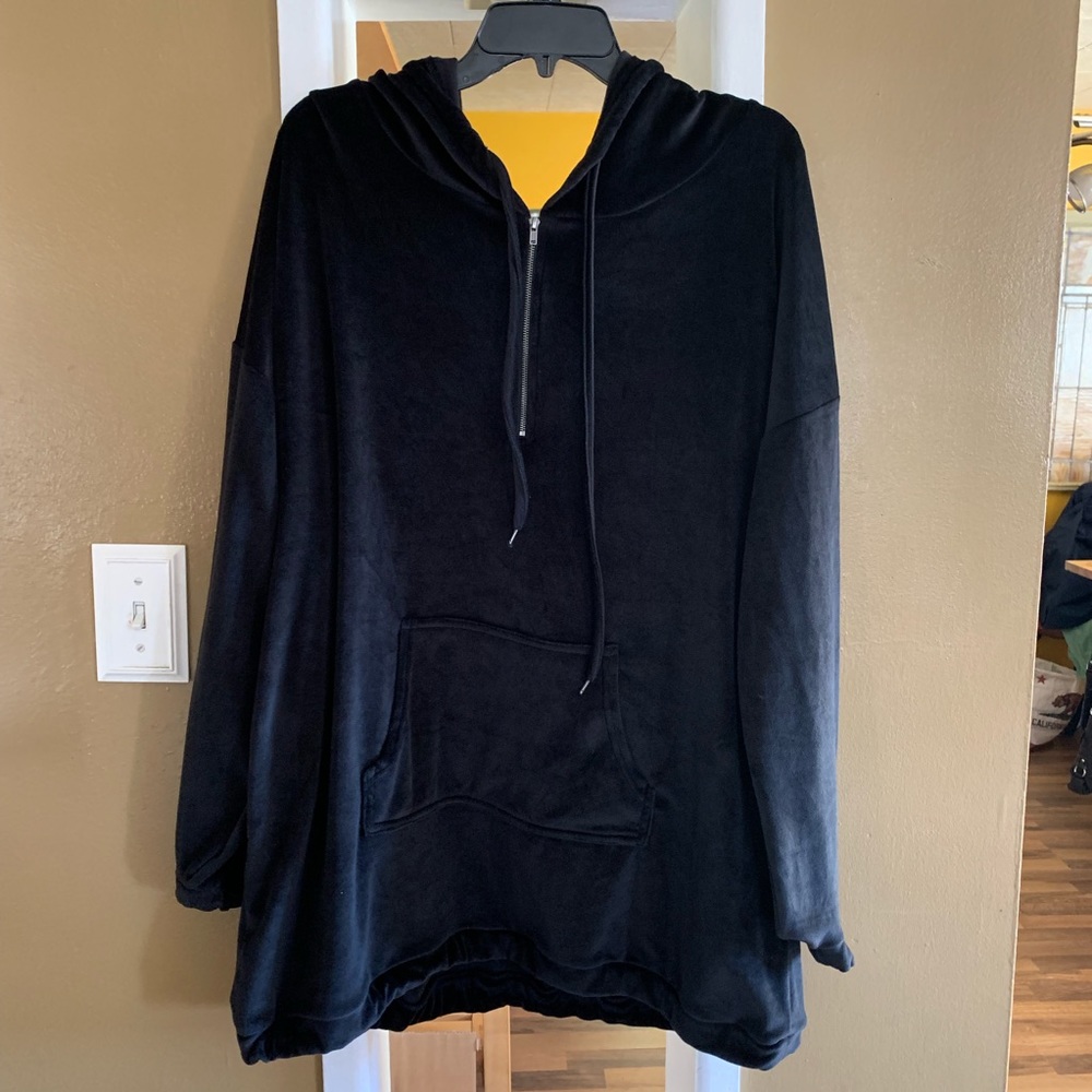 Oversized velvet pullover sweater